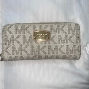 Michael Kors open wallet
